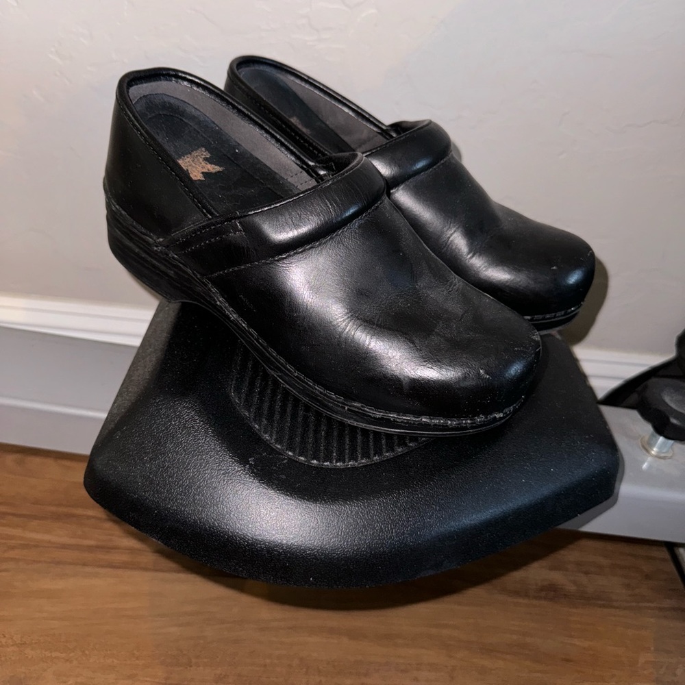 Dansko black shoes